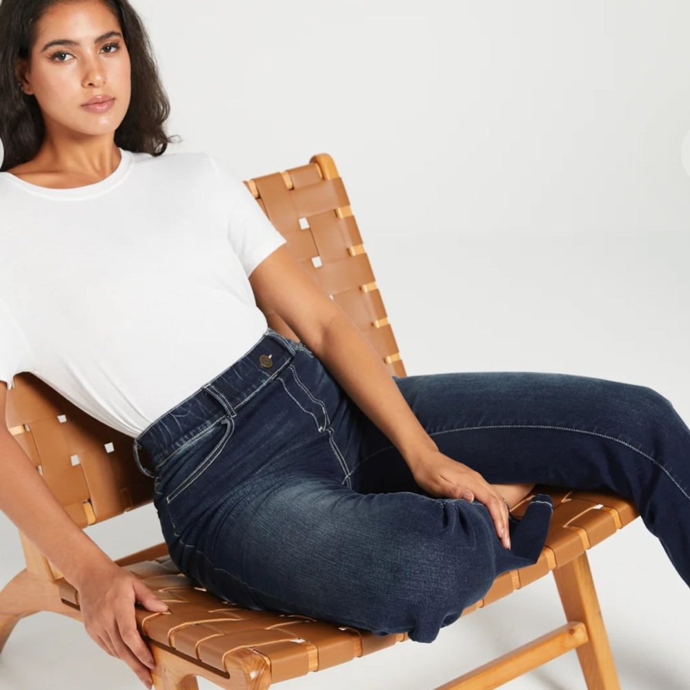 Betaband Signature Mid-Rise Denim | Straight (Roma Wash)